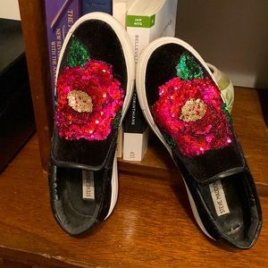 Steve Madden slip-on Sneakers sz10
